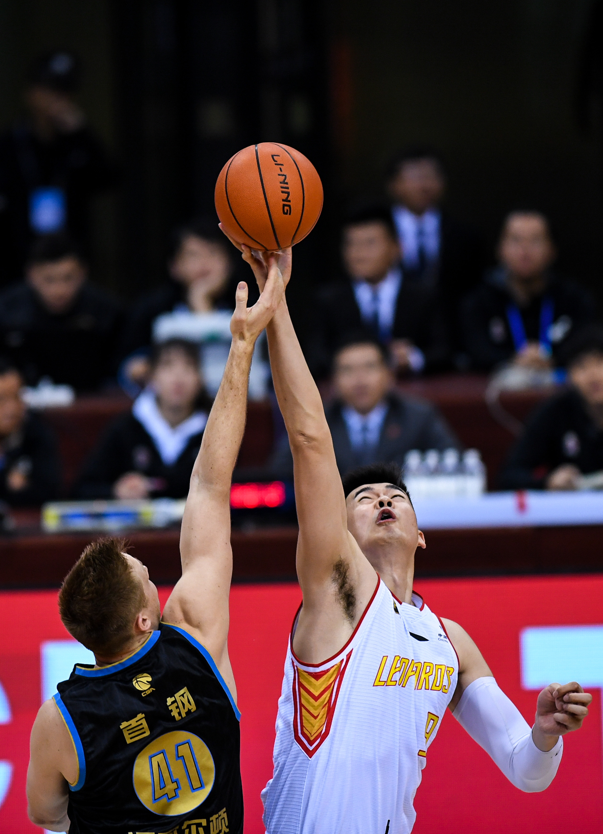 建队基石！武磊、颜骏凌等7人随海港四夺中超冠军（四冠功臣！武磊、颜骏凌等七将随海港四度称王中超）