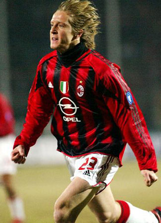 官方：西班牙队补召巴列卡诺前锋德弗鲁托斯进入大名单（官宣：西班牙队递补征召巴列卡诺前锋德弗鲁托斯入选大名单）