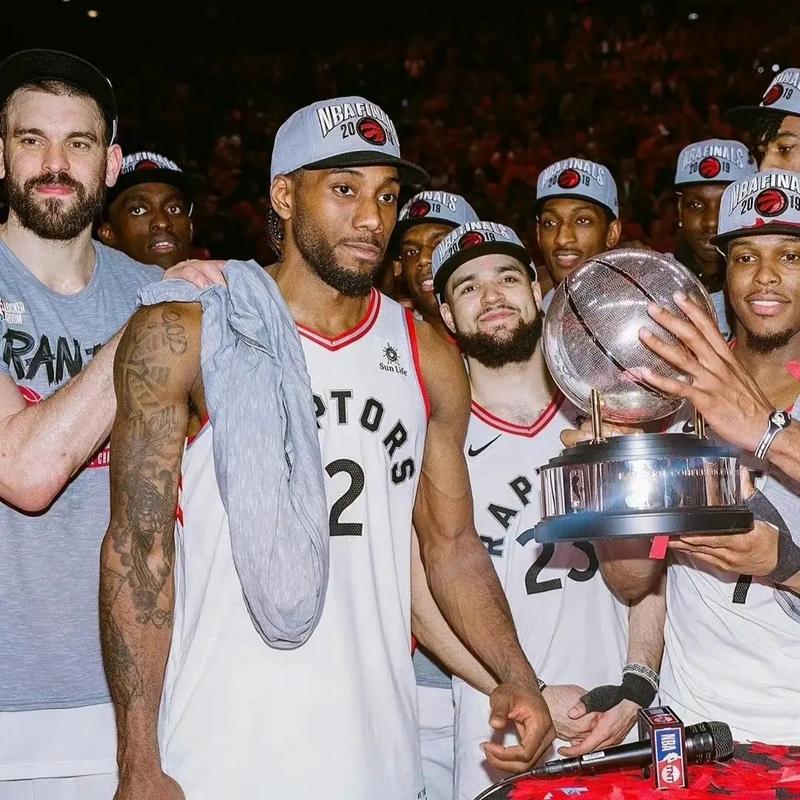 香港金牛连续2天击败CBA球队，将与上海争夺一个出线名额（香港金牛连胜两天击退CBA对手，将与上海角逐出线席位）