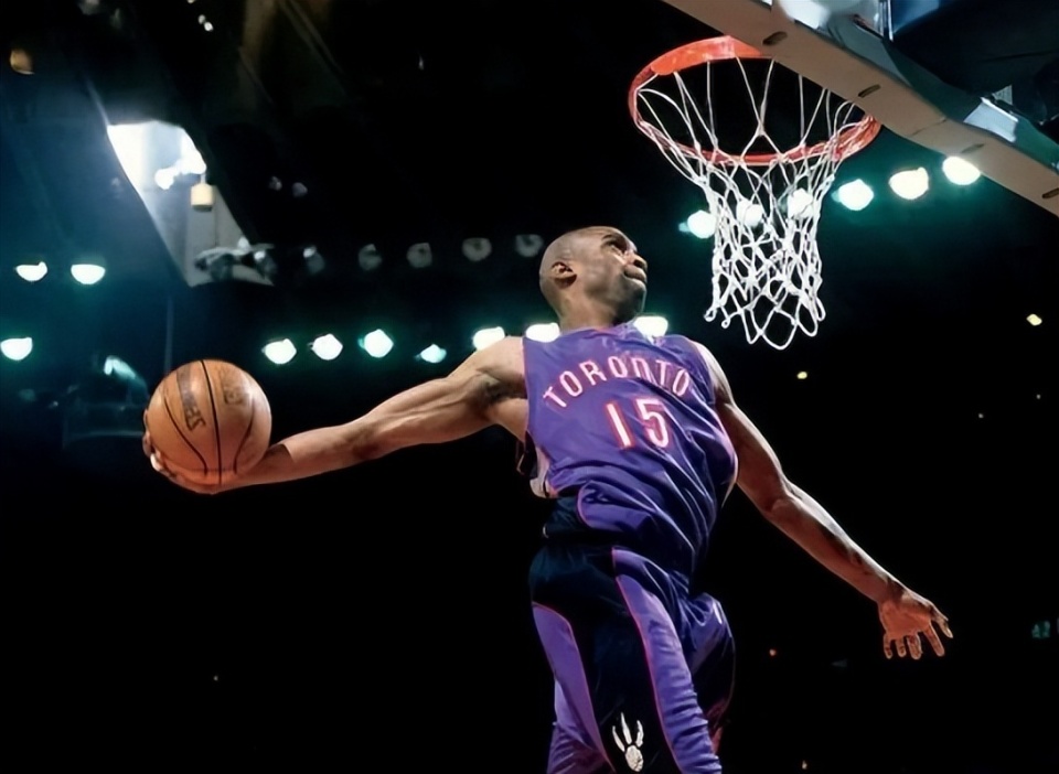 孤军奋战！皇马主帅阿隆索遭遇最严峻考验，11名球员缺阵或成致命打击（单枪匹马！皇马主帅阿隆索迎来最严酷考验，11将缺席恐成致命打击）