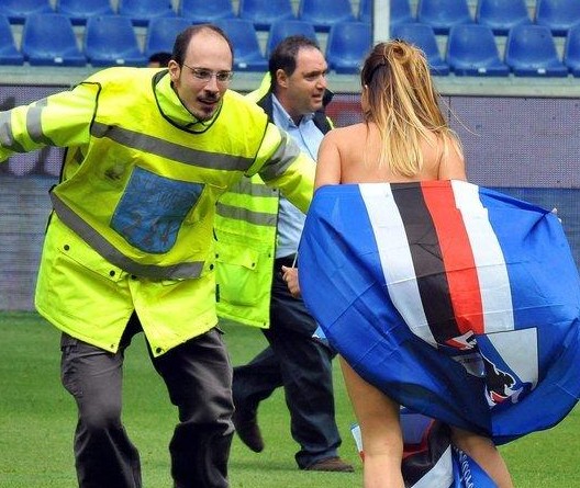 围绕核心建立体系（以核心为轴构建体系）