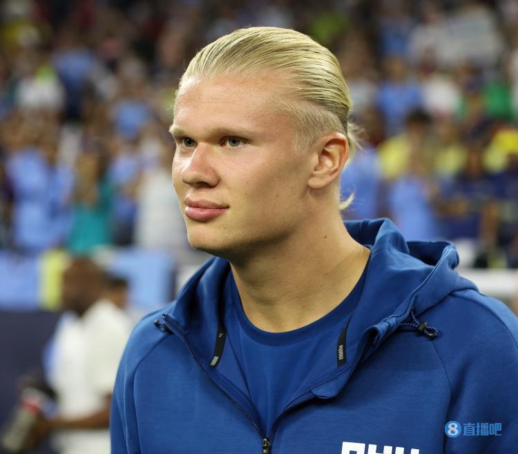 愿无大碍，蒯纪闻谢场时被拍到手臂缠着绷带（愿无大恙，蒯纪闻谢场被拍手臂缠绷带）